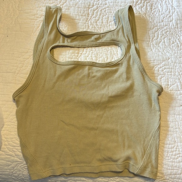 lululemon LA cut out tank - Picture 2 of 4